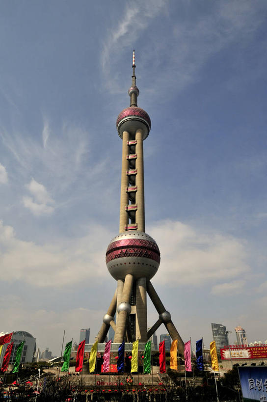 无人,竖图,室外,通讯,技术,建筑,旗帜,上海,云,尖顶,浦东,天空,地标建筑,摄影,中国文化,无线电通信塔,彩图,东方明珠塔