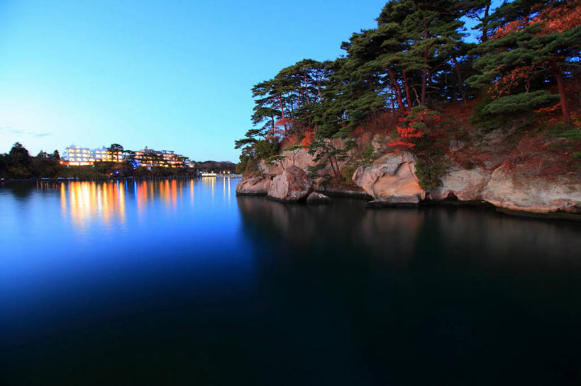 无人,横图,室外,海洋,美景,水,建筑,日本,反射,景观,城镇,树,天空,自然,黄昏,景色,摄影,宁静,照亮,自然风光,宫城县,松岛,岩石,彩图