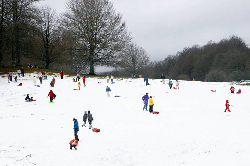 横图,室外,白天,度假,雪,西班牙,朦胧,模糊,许多人,风景,天空,自然,一群人,寒冷,乐趣,摄影,享乐,彩图