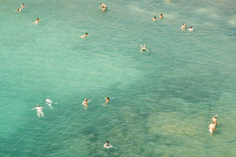 游泳,横图,俯视,室外,白天,泳装,度假,海洋,西班牙,朦胧,模糊,许多人,一群人,摄影,享乐,兰萨罗特岛,大西洋群岛,休闲活动,彩图,高角度拍摄