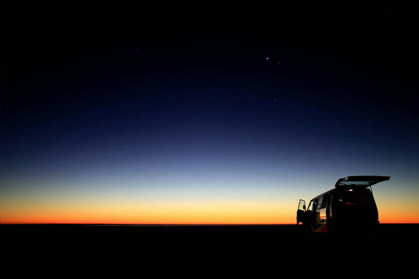 无人,横图,室外,澳大利亚,地平线,辽阔,地面,面包车,天空,自然,黄昏,广阔,运输,摄影,宁静,一望无际,停止,延伸,剪影,暂停,停滞,天地相交,无边无际,一马平川,彩图,旅行