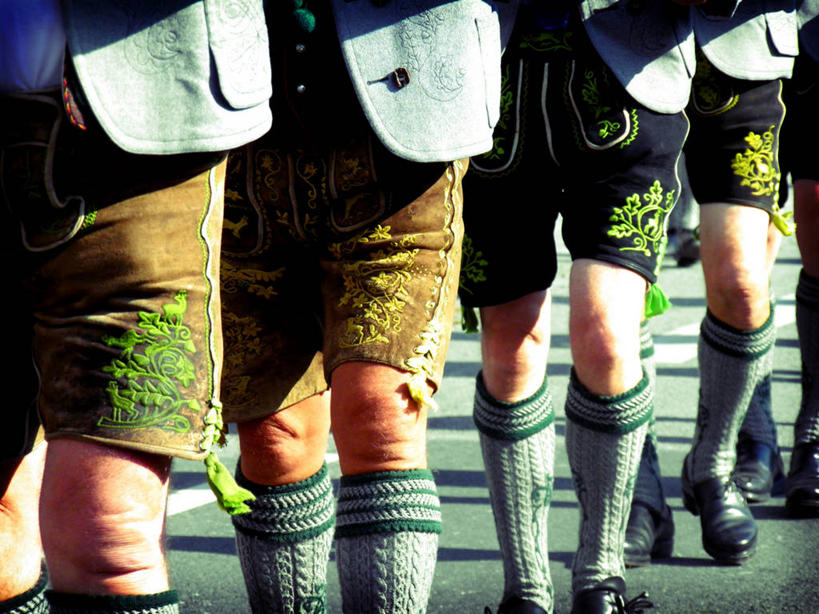 成年人,四个人,横图,室外,白天,团队,日光,德国,一排,裤子,庆祝,整齐,慕尼黑,排列,啤酒节,摄影,部分,队列,身份,德国文化,步行,彩图,传统服装,装扮