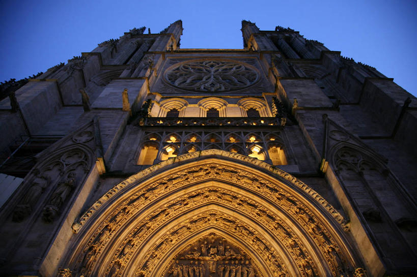 无人,教堂,横图,室外,仰视,建筑,法国,黄昏,摄影,宗教,基督教,宗教建筑,哥特式风格,万里无云,波尔多,彩图,低角度拍摄,大教堂