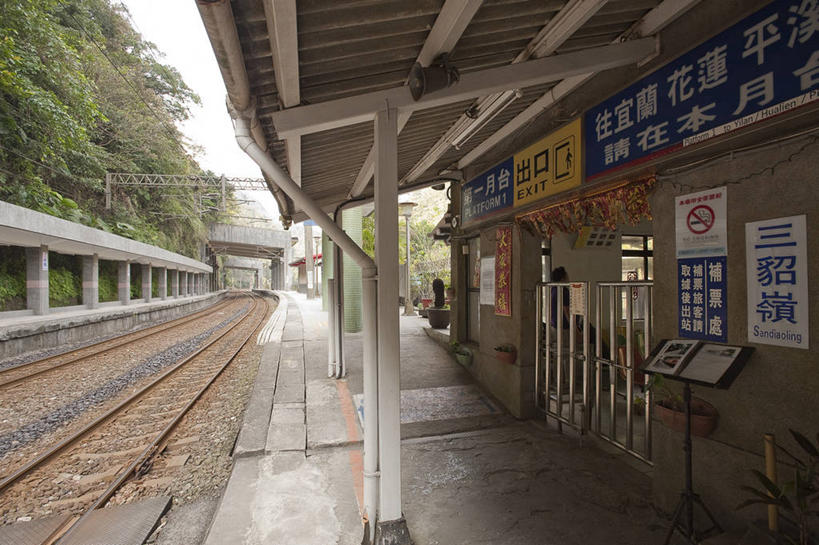 无人,火车站,横图,室外,白天,建筑,路,铁路,车站,台湾,轨道,站台,交通,铁轨,月台,运输,摄影,宁静,彩图,旅行,铁路车站,铁路站