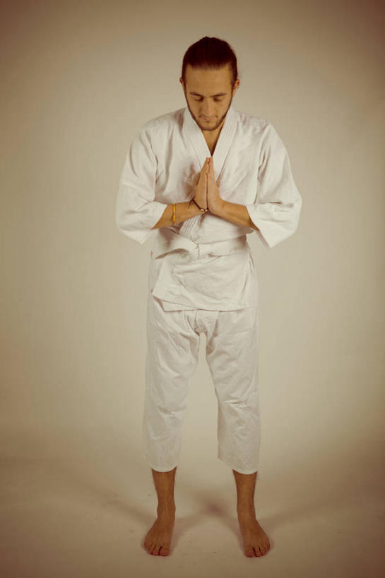 西方人,成年人,一个人,站,竖图,正面,运动服,信心,武术,欧洲,日本,欧洲人,仅一个男性,仅一个人,仅一个年轻男性,祈祷,赤脚,摄影,空手道,冈山县,男人,男性,年轻男性,白种人,年轻人,闭着眼睛,彩图,影棚拍摄,晕影