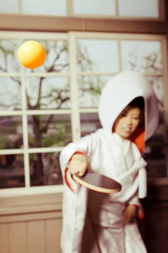 东方人,成年人,中年人,一个人,站,竖图,室内,白天,运动,窗户,日本,亚洲,仅一个女性,仅一个人,生气,乒乓球拍,半空,拿着,黄种人,黄色,仅一个中年女性,日本人,击打,摄影,冈山县,乒乓球,女人,女性,中年女性,亚洲人,半身,彩图,传统服装