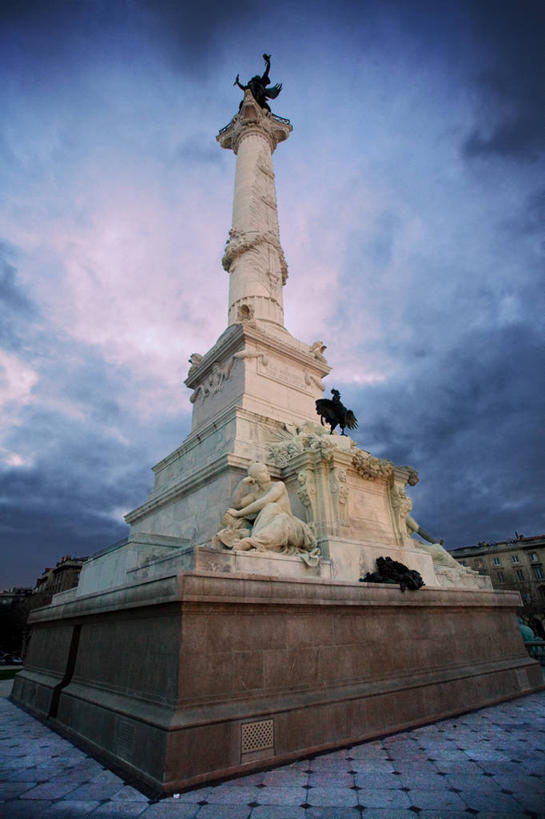 无人,竖图,室外,白天,法国,雕像,柱子,乌云,历史,摄影,积雨云,法国文化,波尔多,彩图