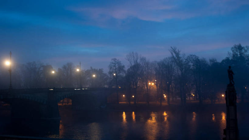 无人,横图,室外,河流,建筑,路灯,欧洲,捷克,反射,桥,黎明,首都,联系,树,天空,自然,摄影,宁静,照亮,剪影,中欧,捷克共和国,波西米亚,布拉格,伏尔塔瓦河,彩图