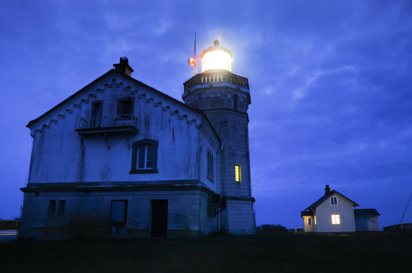 无人,横图,室外,道路,建筑,瑞典,信息,岛,灯塔,交通,方向,天空,黄昏,摄影,引导,指导,指引,宁静,照亮,波罗的海,航标,彩图,导航