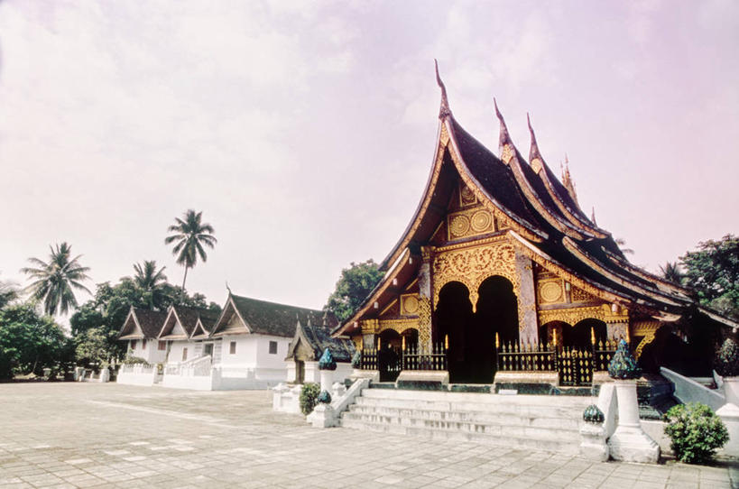 无人,寺庙,横图,室外,白天,建筑,老挝,屋顶,云,历史,宝塔,天空,地标建筑,摄影,佛教,琅勃拉邦,香通寺,彩图,传统文化