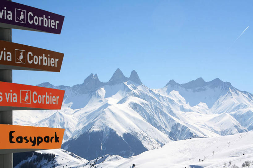 无人,横图,室外,白天,通讯,山,山脉,雪山,椅子,法国,标志,文字,字符,字母,山顶,悬崖,方向,标识,天空,寒冷,决定,摄影,多样,指导,法国文化,阿尔卑斯山脉,万里无云,彩图