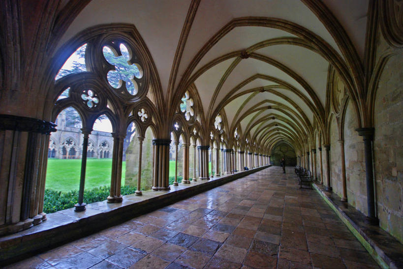 无人,横图,室内,白天,草坪,建筑,英国,拱门,走廊,摄影,宗教,回廊,砖地,索尔兹伯里,基督教,宗教建筑,索尔兹伯里大教堂,彩图,大教堂