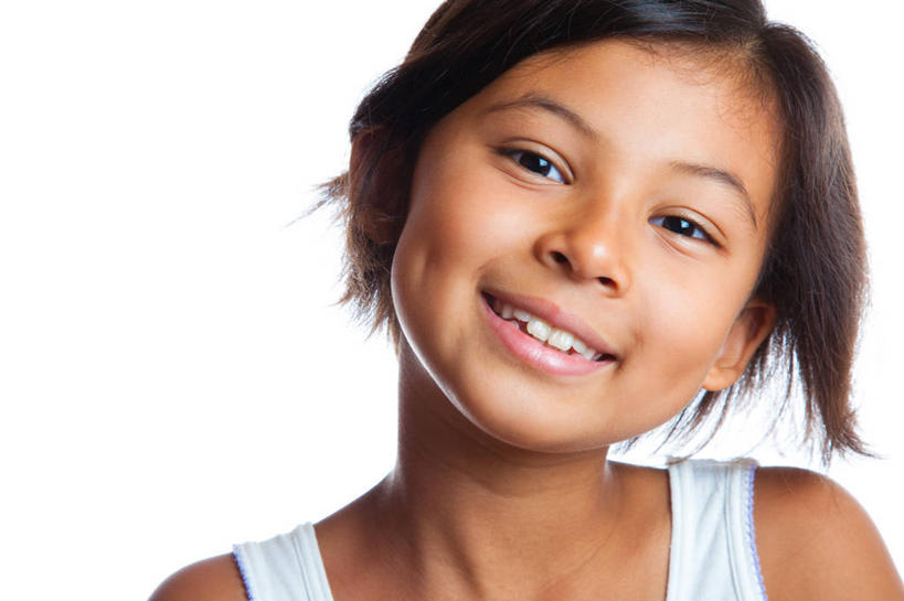 儿童,脸,头,脸颊,酒窝,一个人,笑,微笑,露齿笑,横图,白色背景,正面,快乐,幸福,纯洁,日本,仅一个女性,仅一个人,背心,肩膀,小孩,仅一个小孩,可爱,童年,童趣,摄影,肖像,童真,烂漫,无邪,天真,女孩,女人,女性,孩子,头部,脸部,脸蛋,面部,彩图,影棚拍摄,短发,女生