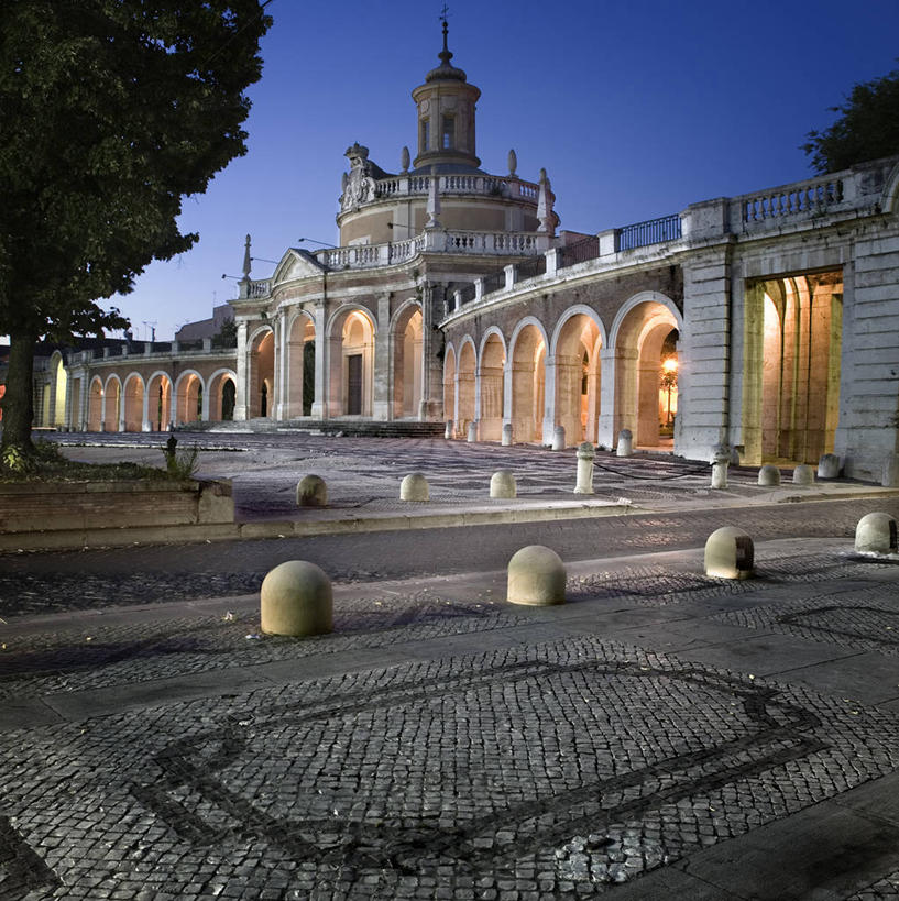 无人,教堂,竖图,室外,建筑,西班牙,欧洲,拱门,首都,古典,黄昏,马德里,摄影,宗教,照亮,基督教,宗教建筑,南欧,万里无云,西班牙王国,马德里自治区,彩图,阿兰胡埃斯