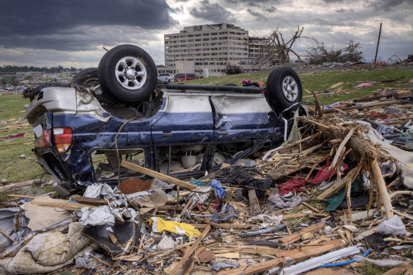 无人,医院,横图,室外,白天,建筑,汽车,美国,环保,云,破坏,破损,天空,运输,摄影,能源,损坏,回收,资源,毁灭,利用,低碳,循环,密苏里,持续,彩图,多功能车