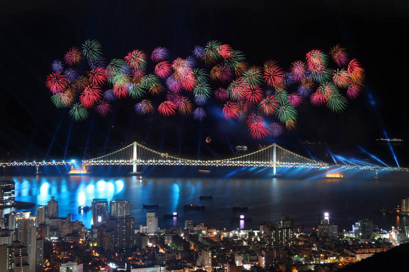 无人,码头,横图,室外,夜晚,海洋,天际线,城市,港口,建筑,摩天大楼,釜山,韩国,庆祝,塔,联系,现代,运输,摄影,吊桥,照亮,彩图,摆渡口,埠头,渡口,渡头,港湾,海港,货运码头,口岸,商港,传统节日