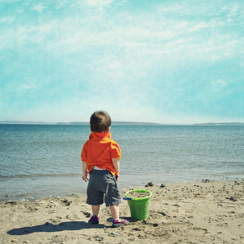 儿童,一个人,站,方图,室外,白天,度假,纯洁,海洋,美国,仅一个男性,仅一个人,阴影,沙子,水平线,云,休闲装,小孩,背面,仅一个小孩,可爱,童年,童趣,摄影,童真,烂漫,无邪,华盛顿州,汤森德港,天真,男孩,男人,男性,孩子,海滩,彩图,男生,幼儿