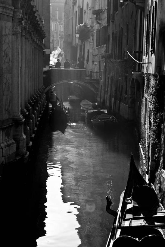 竖图,黑白,室外,白天,雾,城市,建筑,意大利,威尼斯,冬天,拱门,寒冷,摄影,运河,意大利文化