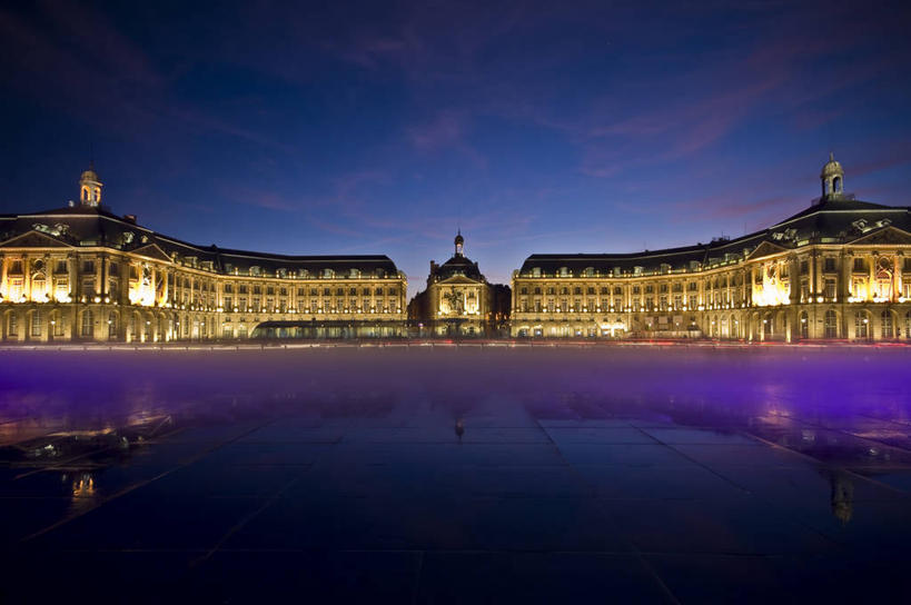 无人,横图,室外,雾,建筑,法国,湿,反射,云,历史,天空,黄昏,地标建筑,摄影,照亮,法国文化,波尔多,彩图