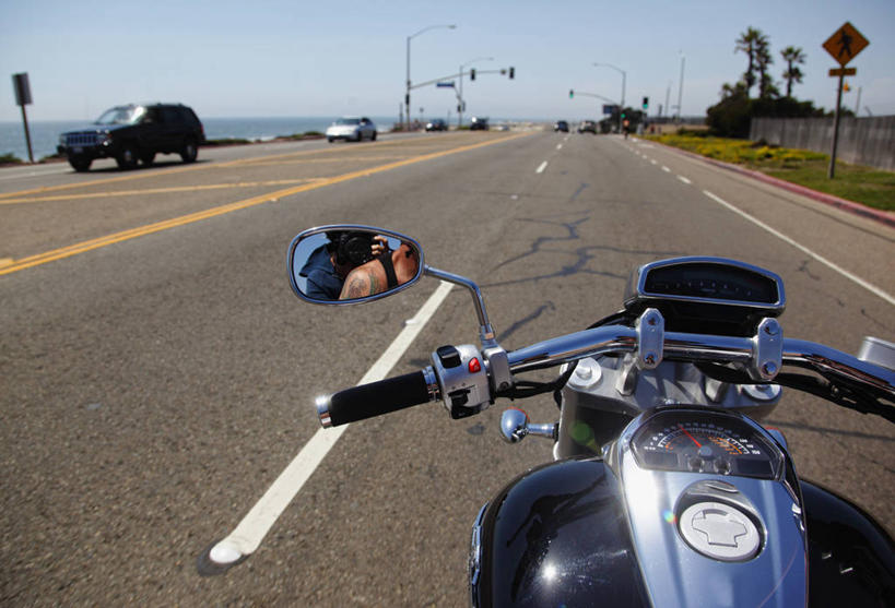 无人,横图,室外,白天,安全,镜子,公路,摩托车,美国,反射,路标,天空,运输,摄影,后视镜,部分,镜像,生命,镜面,加利福尼亚,交通标志,光学,彩图,旅行