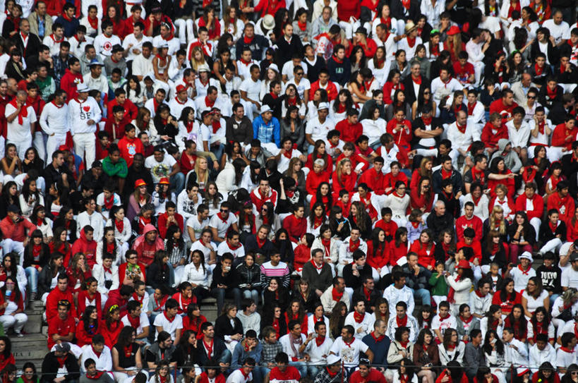 站,坐,横图,室外,白天,锻炼,快乐,比赛,运动,竞争,西班牙,竞技运动,许多人,娱乐,体育场,一群人,休闲,摄影,观看,支撑,体育运动,群众,纳瓦拉,潘普洛纳,体育,团结,休闲活动,彩图,健身