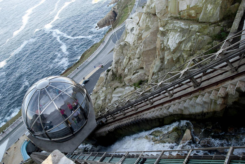 横图,俯视,航拍,室外,白天,旅游,度假,海洋,瀑布,山,路,西班牙,苔藓,缆车,交通工具,运输,摄影,鸟瞰,索道,加利西亚,缆索铁路,岩石,彩图,高角度拍摄