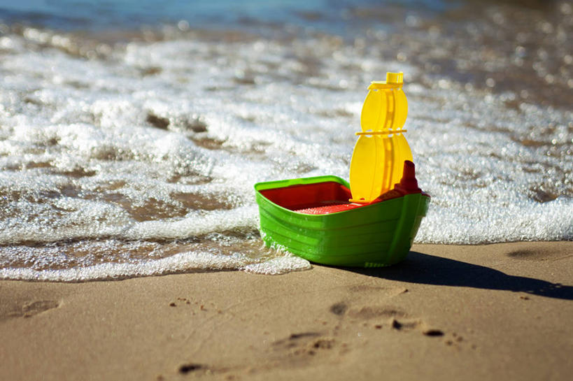 无人,横图,室外,白天,游戏,玩具,美国,沙子,玩,娱乐,车,一个,交通工具,休闲,童年,益智,摄影,单个,活动,宁静,发泄,消遣,智力,载具,宣泄,想法,玩具车,海滩,玩耍,嬉戏,彩图,玩具船