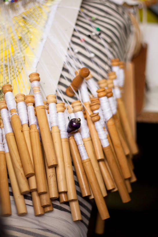 无人,竖图,室外,白天,西班牙,吊挂,悬挂,丰富,木制,线,挂,白色,摄影,线轴,美术工艺,彩图