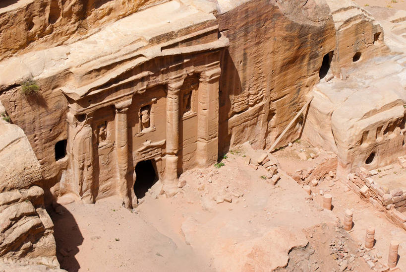 无人,横图,俯视,室外,白天,石头,建筑,约旦,柱子,拱门,历史,废墟,摄影,纪念,留念,坟墓,岩层,怀念,古代文明,岩石,彩图,高角度拍摄,社会历史