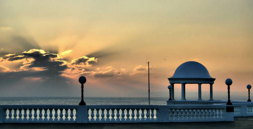 无人,栏杆,横图,室外,建筑,英国,欧洲,云,英格兰,天空,黄昏,摄影,保护,宁静,西欧,圆顶建筑,大不列颠,海峡,大不列颠及北爱尔兰联合王国,大不列颠及爱尔兰联合王国,柱廊,萨塞克斯,萨塞克斯郡,苏塞克斯,东萨塞克斯郡,彩图,大不列颠王国,大英帝国,联合王国,日不落帝国