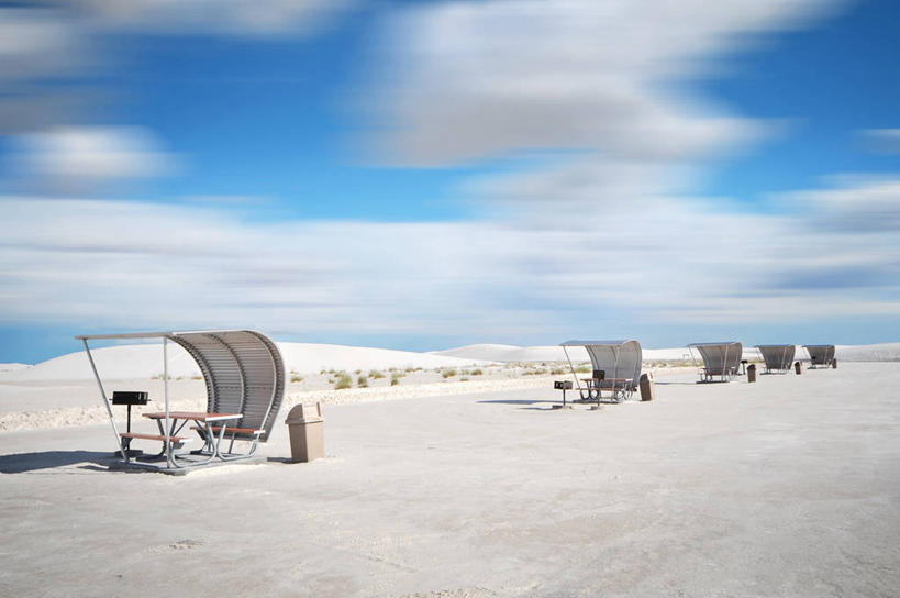 无人,公园,横图,室外,白天,旅游,度假,美景,椅子,美国,沙子,躺椅,景观,云,娱乐,天空,自然,享受,休闲,景色,放松,摄影,沙滩椅,北美,北美洲,国家公园,自然风光,美洲,新墨西哥,新墨西哥州,北亚美利加洲,亚美利加洲,迷人之地,迷人之州,白沙国家纪念碑,白沙国家公园,阿拉莫戈多,彩图,美利坚合众国