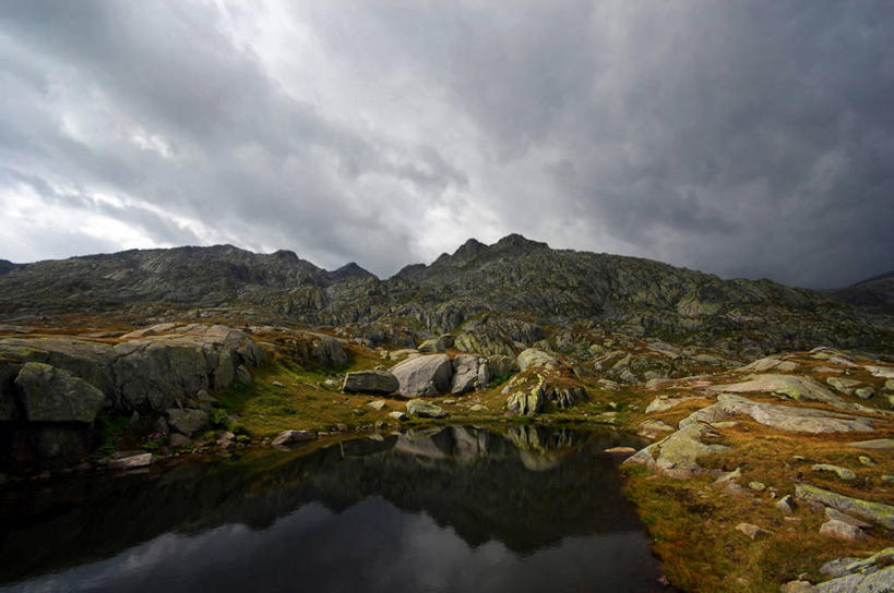 无人,横图,室外,白天,美景,山,水,多云,瑞士,反射,地形,景观,云,风景,天空,自然,景色,摄影,自然风光,因特拉肯,岩石,彩图