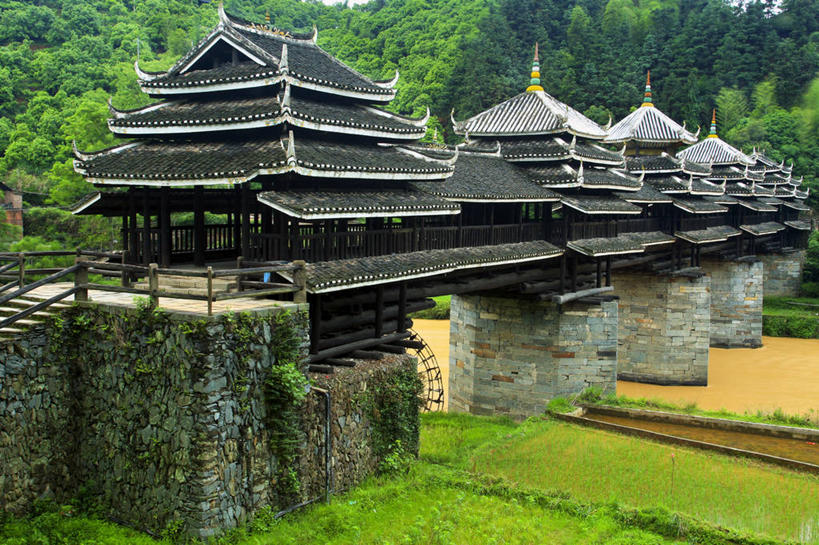 无人,横图,室外,白天,水,植物,楼梯,建筑,屋顶,联系,石墙,草,树,摄影,宁静,中国文化,廊桥,彩图