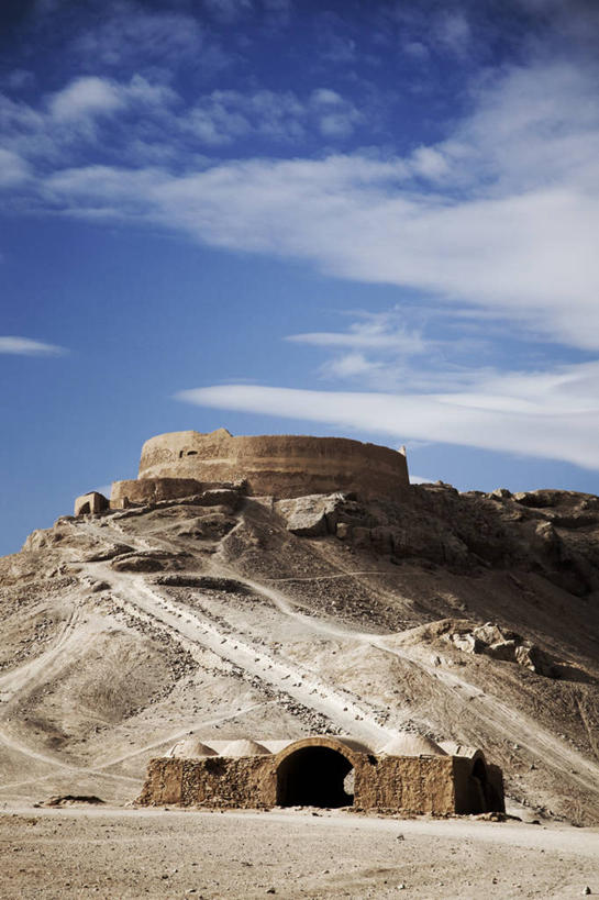 无人,竖图,室外,白天,山,伊朗,云,废墟,天空,摄影,宁静,死亡,考古学,古代文明,灵性,亚兹德,拜火教,彩图,传统文化,波斯文化