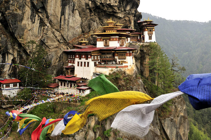 无人,横图,室外,白天,山,植物,风,建筑,不丹,吊挂,悬挂,悬崖,挂,经幡,天空,摄影,宗教,佛教,修道院,巴罗,彩图,传统文化