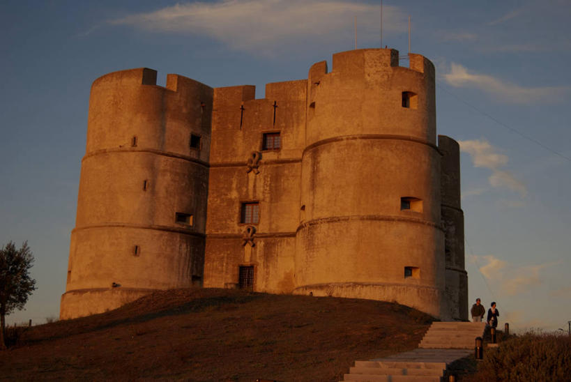 横图,室外,白天,楼梯,建筑,葡萄牙,城堡,云,历史,天空,摄影,宁静,阿连特茹,彩图,国家纪念碑