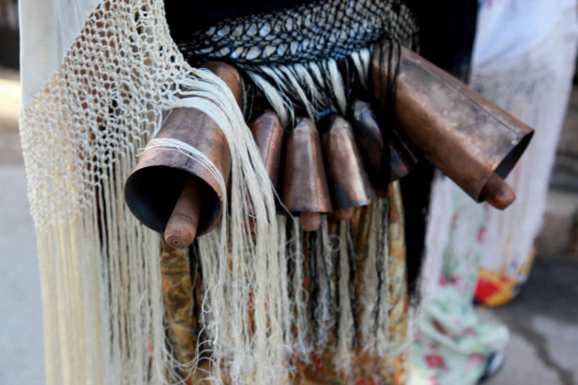 无人,横图,室外,特写,白天,牛,纺织品,西班牙,金属,首都,动物,马德里,家畜,摄影,宗教,牲畜,牛铃,彩图