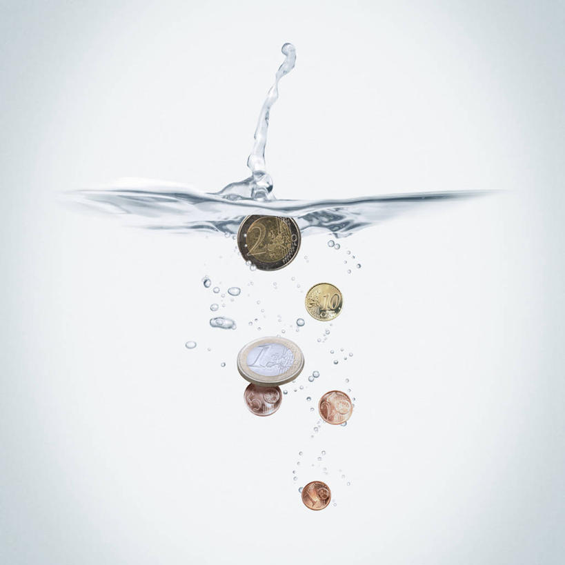 无人,方图,白色背景,钱,水,溅,透明,钱币,欧元,金融,摄影,落下,经济,流通,贸易,纯净,沉没,想法,信任,货币,现金,硬币,彩图,影棚拍摄