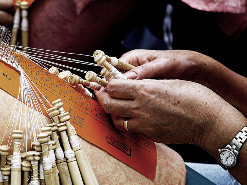 手,一个人,横图,特写,西班牙,巴塞罗那,线,拿着,人体,摄影,部分,腕表,创造力,线轴,技能,彩图,传统文化