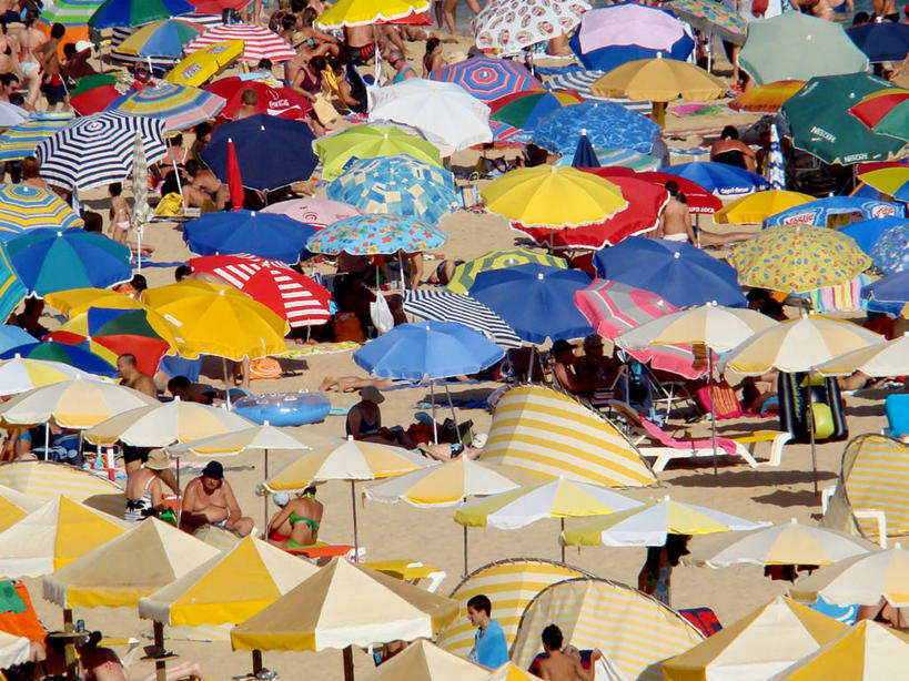 横图,俯视,室外,白天,度假,葡萄牙,许多,伞,雨伞,遮阳伞,很多,阳伞,放松,摄影,太阳伞,海滩,休闲活动,彩图,高角度拍摄
