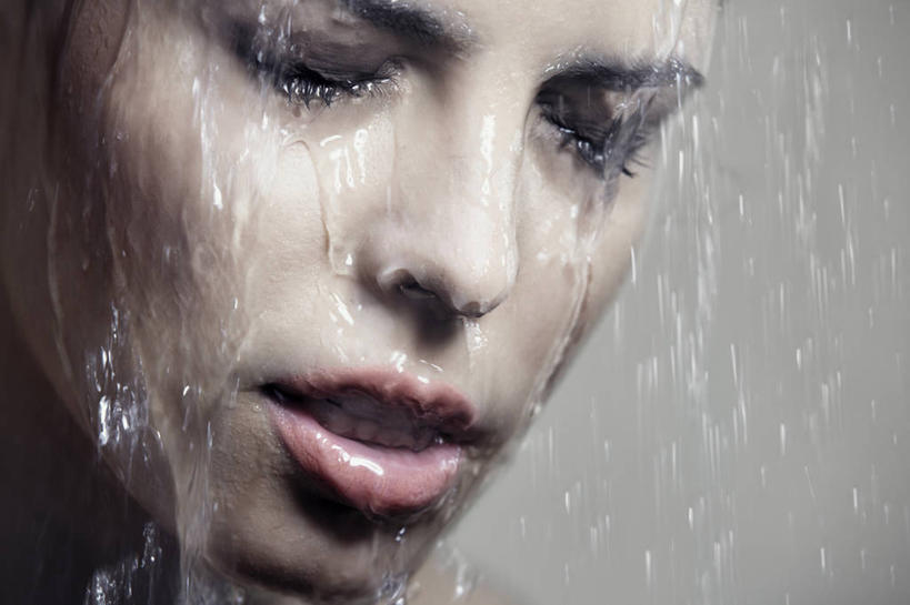 西方人,成年人,一个人,横图,室内,特写,欧洲,哈萨克斯坦,欧洲人,仅一个年轻女性,仅一个女性,仅一个人,流水,放松,人体,摄影,部分,阿拉木图,年轻女性,女人,女性,白种人,年轻人,闭着眼睛,彩图