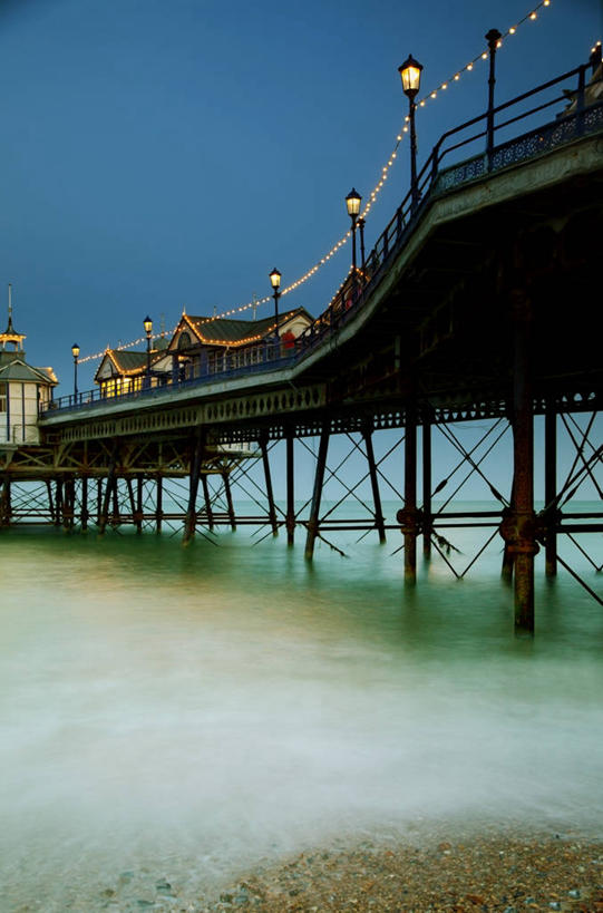 无人,码头,竖图,室外,夜晚,海洋,英国,欧洲,英格兰,摄影,宁静,照亮,热带气候,西欧,大不列颠,大不列颠及北爱尔兰联合王国,大不列颠及爱尔兰联合王国,萨塞克斯,萨塞克斯郡,苏塞克斯,东萨塞克斯郡,伊斯特本,海滩,彩图,大不列颠王国,大英帝国,联合王国,日不落帝国