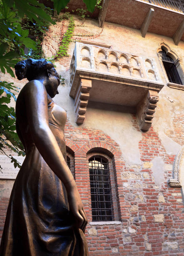 无人,竖图,室外,白天,仰视,阳台,建筑,意大利,雕像,摄影,意大利文化,威尼托大区,彩图,低角度拍摄,朱丽叶