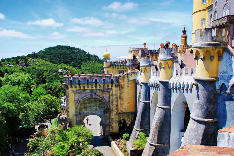 宫殿,横图,室外,白天,山,植物,建筑,葡萄牙,欧洲,云,首都,历史,里斯本,树,天空,地标建筑,摄影,里斯本区,南欧,葡萄牙共和国,新特拉,彩图