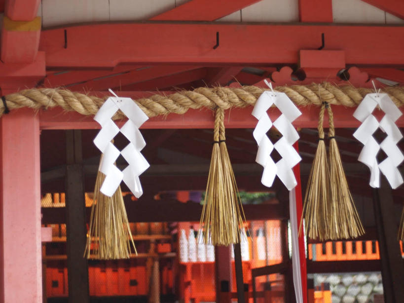 无人,横图,室外,白天,天花板,京都,日本,亚洲,一排,吊挂,悬挂,日本文化,整齐,装饰,柱子,挂,排列,绳子,摄影,京都府,创造力,神殿,队列,东亚,刘海,本州,本州岛,日本国,近畿地方,近畿,式样,美术工艺,伏见稻荷大社,伏见区,彩图