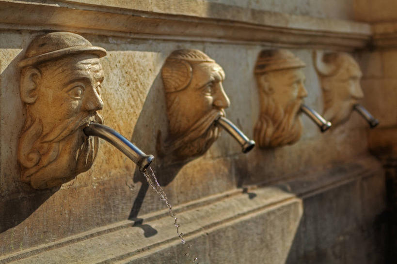 无人,横图,室外,白天,雕塑,日光,西班牙,标志,符号,饮用水,标识,冷饮,摄影,多样,纯净,性别符号,彩图,男性符号