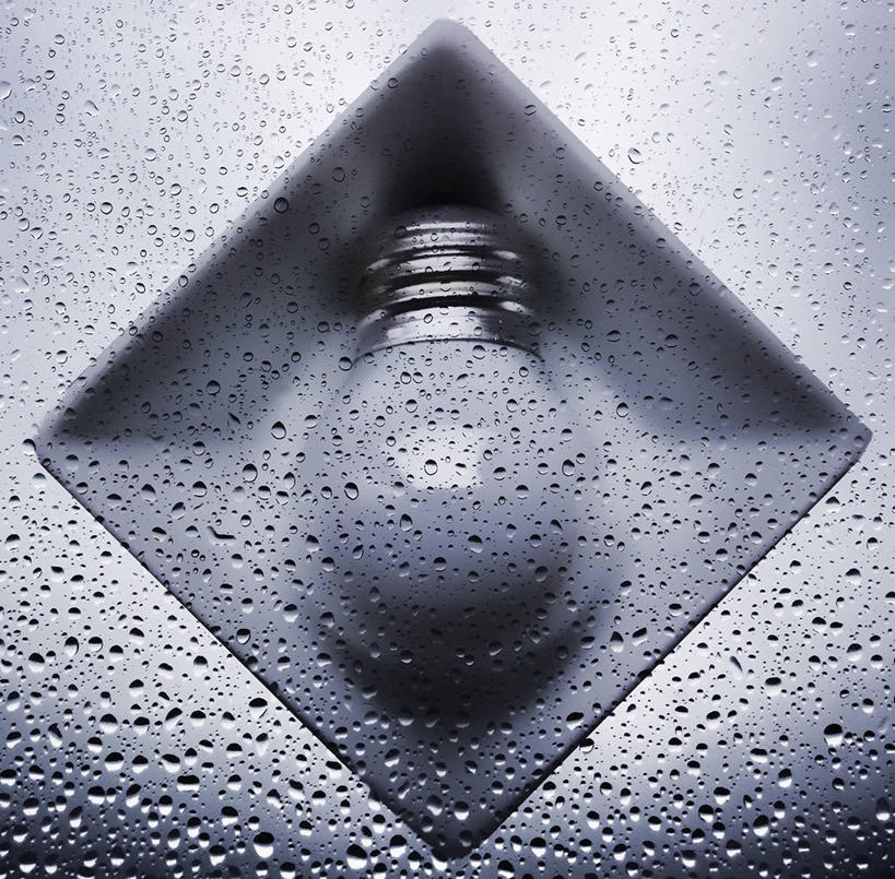 无人,横图,特写,白色背景,西班牙,透明,水滴,摄影,电灯泡,脆弱,简单,彩图,影棚拍摄