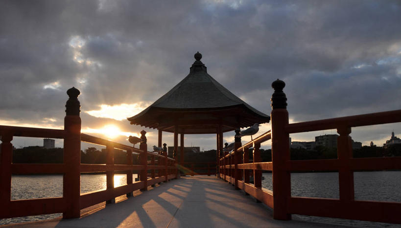 无人,公园,栏杆,横图,室外,日落,太阳,建筑,日本,云,宝塔,天空,摄影,宗教,宁静,宗教建筑,福冈,彩图