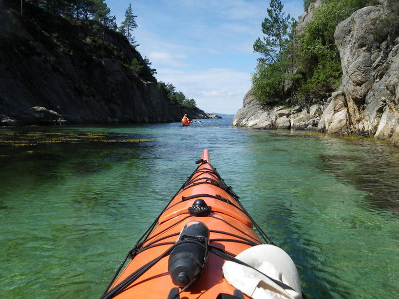 皮划艇,横图,室外,白天,山,植物,挪威,欧洲,云,水瓶,树,天空,运输,摄影,斯堪的纳维亚,北欧,斯堪的那维亚,斯堪的那维亚半岛,斯堪的纳维亚半岛,卑尔根,挪威王国,霍达兰郡,霍达兰,冒险,群岛,岩石,彩图,旅行,皮船