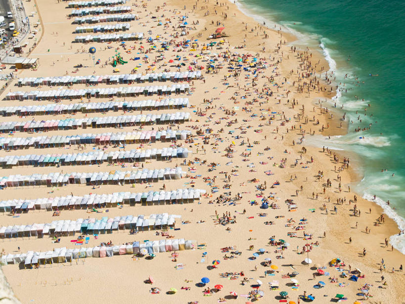 横图,俯视,航拍,室外,白天,度假,葡萄牙,巴西,遮阳伞,河岸,许多人,自然,一群人,休息,南美,摄影,南美洲,享乐,拉丁美洲,鸟瞰,美洲,巴西联邦共和国,亚美利加洲,南亚美利加洲,巴伊亚,巴伊亚州,海滩,休闲活动,彩图,高角度拍摄,纳扎雷